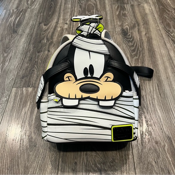 NWT! Disney Loungefly Halloween Mummy Goofy Glow In The Dark! - Picture 2 of 10